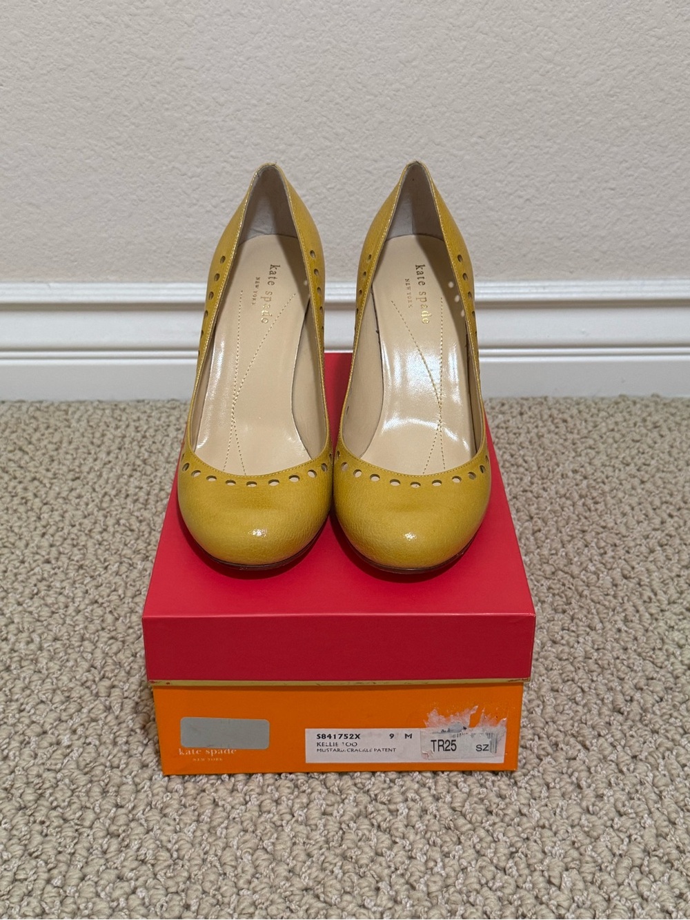♠️Kate Spade Mustard Crackle Yellow Kellie Too Pump 8.5 (NIB)